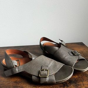 L’amour Des Pieds Olive Green Sandals